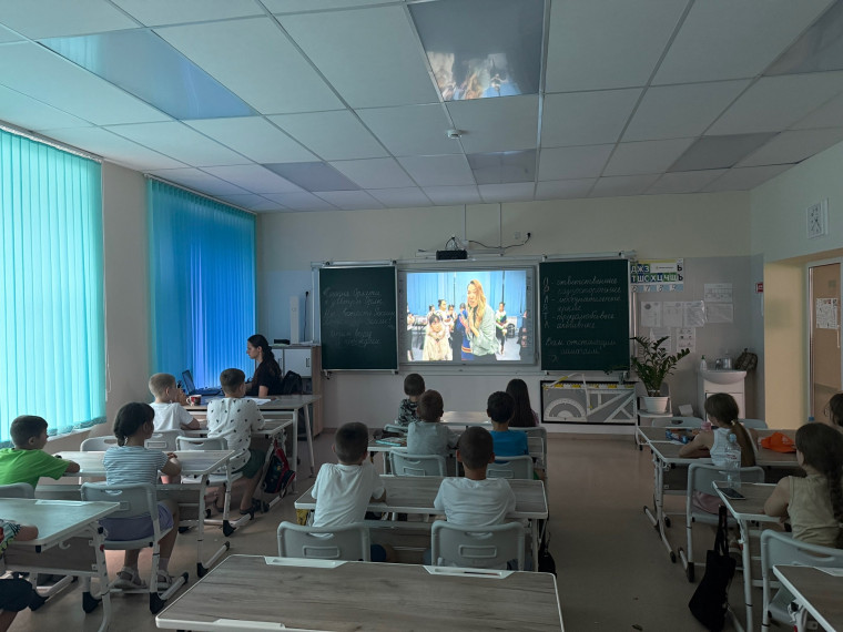 Просмотр фильма об истории освоения Арктики.